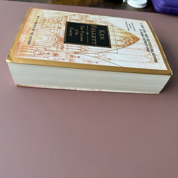 The pillars of the earth Book by Ken Follett VGC - Picture 5 of 8